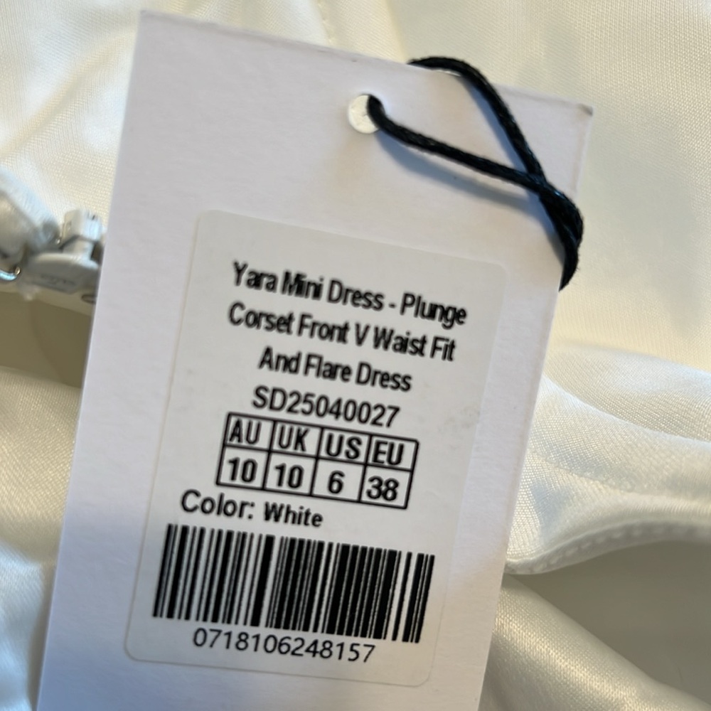 Showpo Yara White Plunge corset front V waist Fit & Flare Mini Dress size 6 NEW - Picture 7 of 16